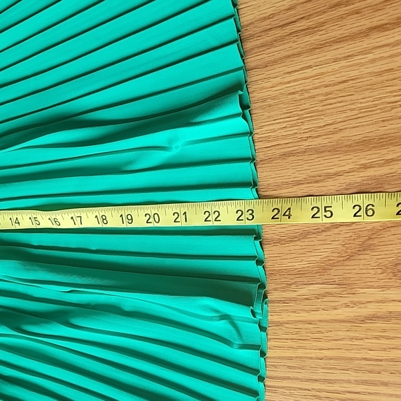 Jon & anna midi pleated skirt size large color green - Picture 10 of 11
